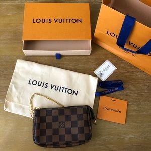 Louis Vuitton | MINI POCHETTE ACCESSOIRES
